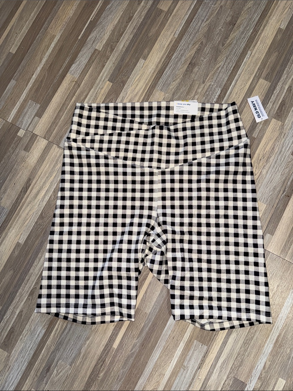Old navy black and white checkered powerchill bike shorts